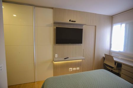 Apartamento à venda com 132m², 4 quartos e 2 vagas Apartamento à venda com 132m², 4 quartos e 2 vagasSuite