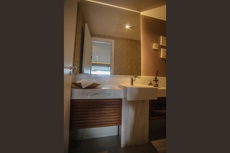 Apartamento à venda com 132m², 4 quartos e 2 vagas Apartamento à venda com 132m², 4 quartos e 2 vagasLavabo