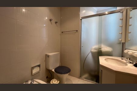 Apartamento à venda com 203m², 4 quartos e 4 vagas Apartamento à venda com 203m², 4 quartos e 4 vagasBanheiro