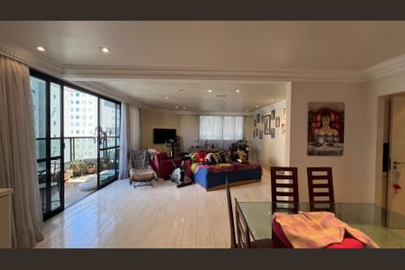 Apartamento à venda com 203m², 4 quartos e 4 vagas Apartamento à venda com 203m², 4 quartos e 4 vagasSala de Jantar