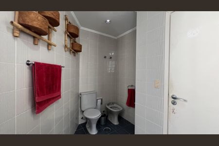 Apartamento à venda com 203m², 4 quartos e 4 vagas Apartamento à venda com 203m², 4 quartos e 4 vagasBanheiro da Suíte 2