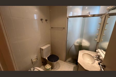 Apartamento à venda com 203m², 4 quartos e 4 vagas Apartamento à venda com 203m², 4 quartos e 4 vagasBanheiro