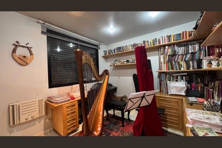 Apartamento à venda com 203m², 4 quartos e 4 vagas Apartamento à venda com 203m², 4 quartos e 4 vagasQuarto 2