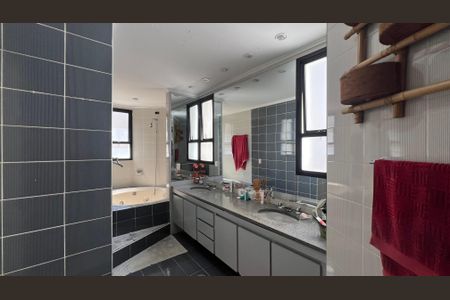 Apartamento à venda com 203m², 4 quartos e 4 vagas Apartamento à venda com 203m², 4 quartos e 4 vagasBanheiro da Suíte 2