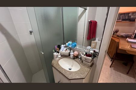 Apartamento à venda com 203m², 4 quartos e 4 vagas Apartamento à venda com 203m², 4 quartos e 4 vagasBanheiro da Suíte 1