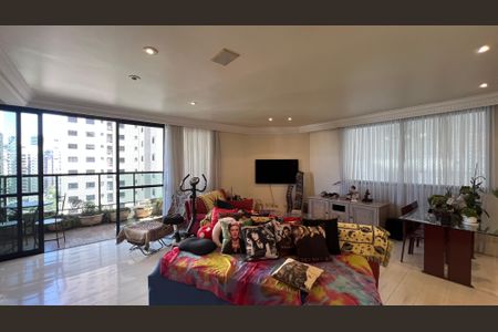 Apartamento à venda com 203m², 4 quartos e 4 vagas Apartamento à venda com 203m², 4 quartos e 4 vagasSala