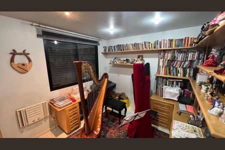 Apartamento à venda com 203m², 4 quartos e 4 vagas Apartamento à venda com 203m², 4 quartos e 4 vagasQuarto 2