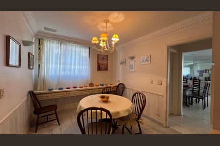 Apartamento à venda com 203m², 4 quartos e 4 vagas Apartamento à venda com 203m², 4 quartos e 4 vagasCopa