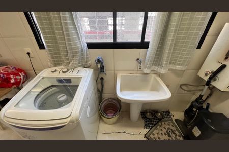 Apartamento à venda com 203m², 4 quartos e 4 vagas Apartamento à venda com 203m², 4 quartos e 4 vagasÁrea de Serviço