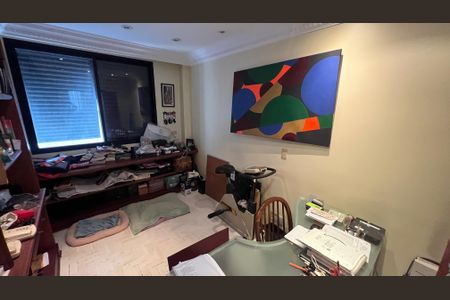 Apartamento à venda com 203m², 4 quartos e 4 vagas Apartamento à venda com 203m², 4 quartos e 4 vagasQuarto 1