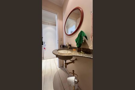 Apartamento à venda com 203m², 4 quartos e 4 vagas Apartamento à venda com 203m², 4 quartos e 4 vagasLavabo