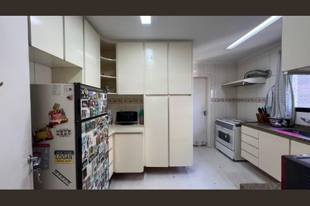 Apartamento à venda com 203m², 4 quartos e 4 vagas Apartamento à venda com 203m², 4 quartos e 4 vagasCozinha