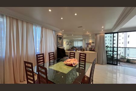 Apartamento à venda com 203m², 4 quartos e 4 vagas Apartamento à venda com 203m², 4 quartos e 4 vagasSala de Jantar