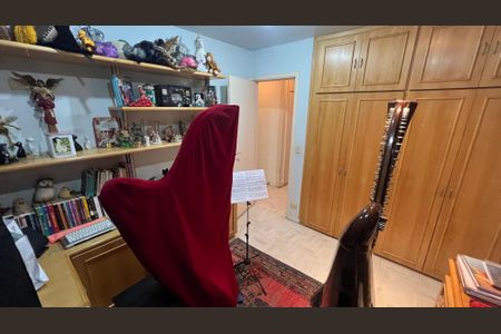 Apartamento à venda com 203m², 4 quartos e 4 vagas Apartamento à venda com 203m², 4 quartos e 4 vagasQuarto 2