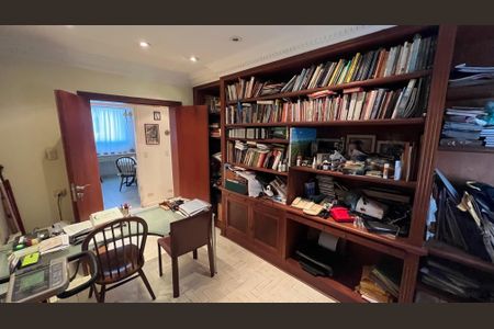 Apartamento à venda com 203m², 4 quartos e 4 vagas Apartamento à venda com 203m², 4 quartos e 4 vagasQuarto 1