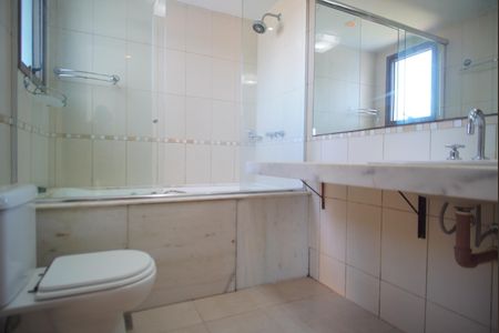 Apartamento à venda com 120m², 3 quartos e 2 vagasBanheiro da Suíte