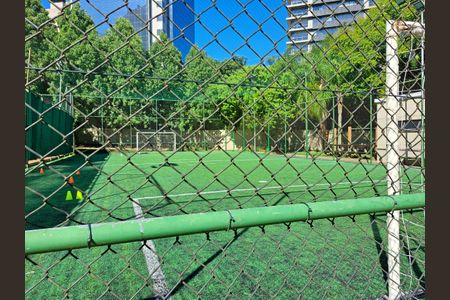 Apartamento à venda com 120m², 3 quartos e 2 vagas Apartamento à venda com 120m², 3 quartos e 2 vagasÁrea Comum - Quadra de Futebol