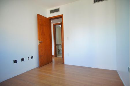 Apartamento à venda com 120m², 3 quartos e 2 vagasQuarto 3