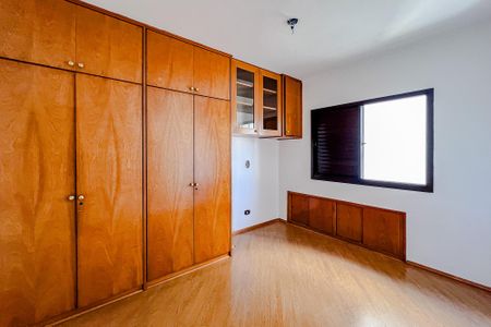 Apartamento à venda com 240m², 4 quartos e 4 vagasQuarto 2
