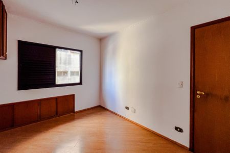 Apartamento à venda com 240m², 4 quartos e 4 vagasQuarto 2