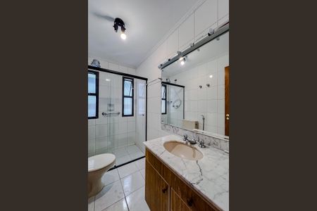 Apartamento à venda com 240m², 4 quartos e 4 vagasBanheiro