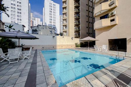 Apartamento à venda com 240m², 4 quartos e 4 vagasÁrea comum - Piscina
