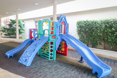Apartamento à venda com 103m², 3 quartos e 2 vagasÁrea comum - Playground