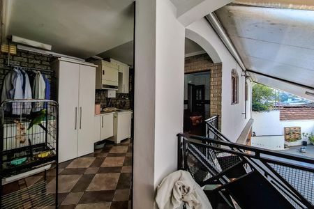 Casa para alugar com 360m², 4 quartos e 4 vagas Casa para alugar com 360m², 4 quartos e 4 vagasCozinha