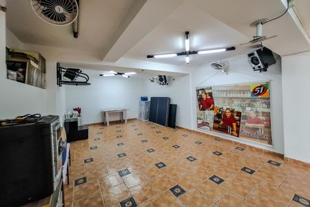 Casa para alugar com 360m², 4 quartos e 4 vagas Casa para alugar com 360m², 4 quartos e 4 vagasÁrea Externa