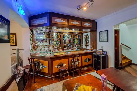 Casa para alugar com 360m², 4 quartos e 4 vagas Casa para alugar com 360m², 4 quartos e 4 vagasSala