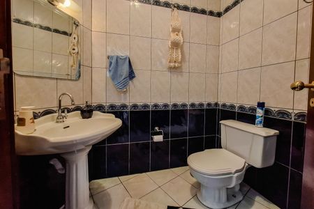 Casa para alugar com 360m², 4 quartos e 4 vagas Casa para alugar com 360m², 4 quartos e 4 vagasBanheiro de Serviço