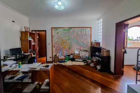 Casa para alugar com 360m², 4 quartos e 4 vagas Casa para alugar com 360m², 4 quartos e 4 vagasEscritório