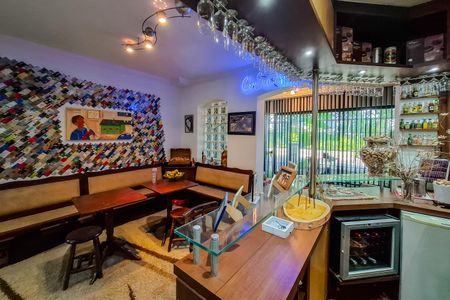 Casa para alugar com 360m², 4 quartos e 4 vagas Casa para alugar com 360m², 4 quartos e 4 vagasSala