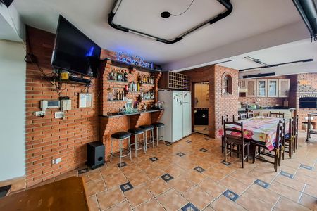 Casa para alugar com 360m², 4 quartos e 4 vagas Casa para alugar com 360m², 4 quartos e 4 vagasÁrea Externa