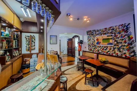 Casa para alugar com 360m², 4 quartos e 4 vagas Casa para alugar com 360m², 4 quartos e 4 vagasSala