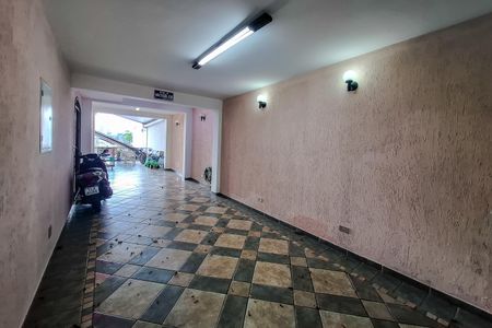 Casa para alugar com 360m², 4 quartos e 4 vagas Casa para alugar com 360m², 4 quartos e 4 vagasGaragem