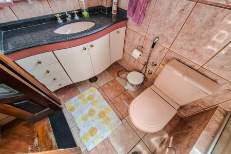 Casa para alugar com 360m², 4 quartos e 4 vagas Casa para alugar com 360m², 4 quartos e 4 vagasBanheiro