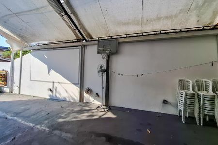 Casa para alugar com 360m², 4 quartos e 4 vagas Casa para alugar com 360m², 4 quartos e 4 vagasÁrea Externa