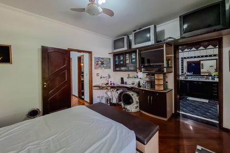 Casa para alugar com 360m², 4 quartos e 4 vagas Casa para alugar com 360m², 4 quartos e 4 vagasQuarto