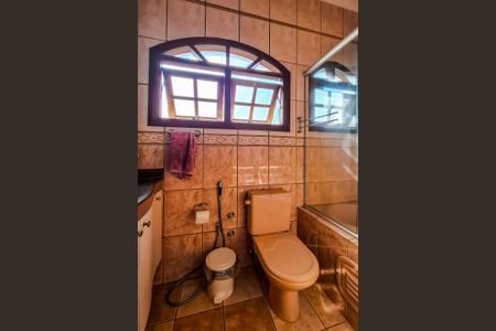 Casa para alugar com 360m², 4 quartos e 4 vagas Casa para alugar com 360m², 4 quartos e 4 vagasBanheiro