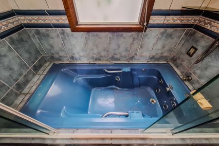 Casa para alugar com 360m², 4 quartos e 4 vagas Casa para alugar com 360m², 4 quartos e 4 vagasBanheiro