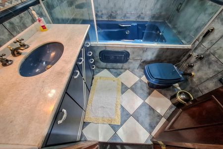 Casa para alugar com 360m², 4 quartos e 4 vagas Casa para alugar com 360m², 4 quartos e 4 vagasBanheiro