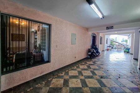 Casa para alugar com 360m², 4 quartos e 4 vagas Casa para alugar com 360m², 4 quartos e 4 vagasGaragem