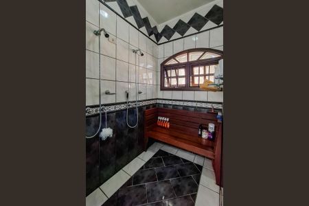 Casa para alugar com 360m², 4 quartos e 4 vagas Casa para alugar com 360m², 4 quartos e 4 vagasBanheiro