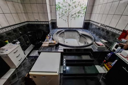 Casa para alugar com 360m², 4 quartos e 4 vagas Casa para alugar com 360m², 4 quartos e 4 vagasBanheiro