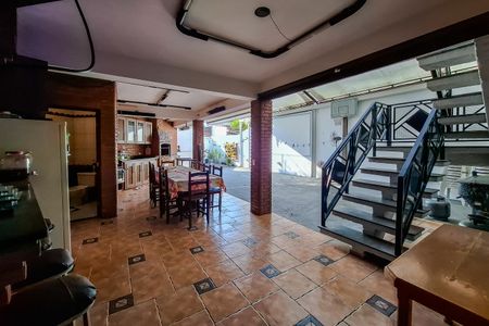 Casa para alugar com 360m², 4 quartos e 4 vagas Casa para alugar com 360m², 4 quartos e 4 vagasÁrea Externa