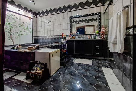 Casa para alugar com 360m², 4 quartos e 4 vagas Casa para alugar com 360m², 4 quartos e 4 vagasBanheiro