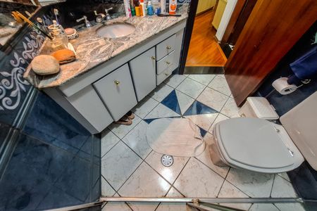 Casa para alugar com 360m², 4 quartos e 4 vagas Casa para alugar com 360m², 4 quartos e 4 vagasBanheiro de Serviço