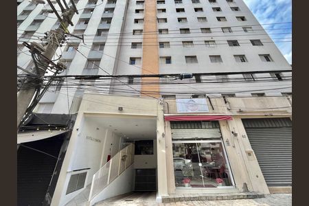 Apartamento para alugar com 80m², 2 quartos e 1 vaga Apartamento para alugar com 80m², 2 quartos e 1 vagaFachada