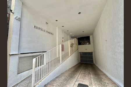 Apartamento para alugar com 80m², 2 quartos e 1 vaga Apartamento para alugar com 80m², 2 quartos e 1 vagaFachada